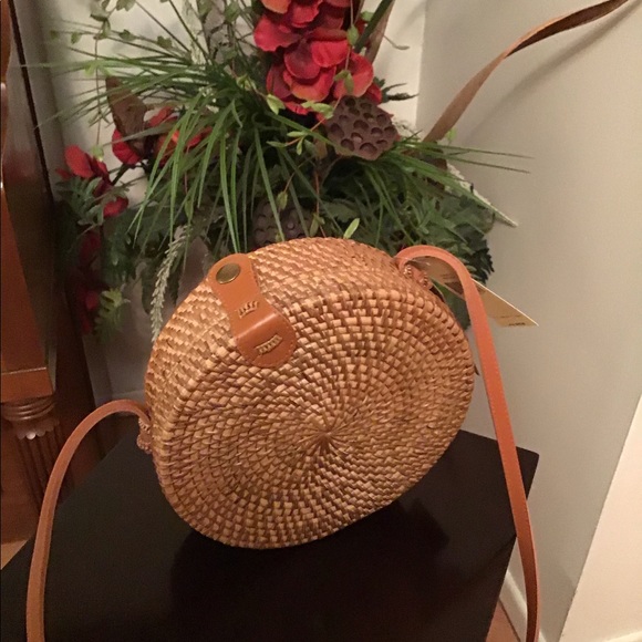 Collection Eighteen Handbags - Rattan Crossbody bag- canteen style